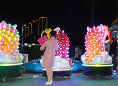 華秦獅來運(yùn)轉(zhuǎn)游樂設(shè)備