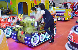 廣場游樂車一次20元10分鐘，廣場小火車30元8分鐘，父母覺得不值的？