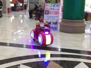 廣場行走機(jī)器人