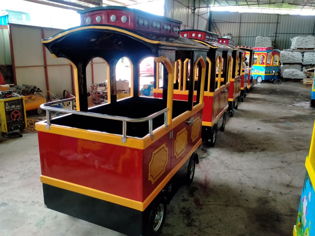廣場(chǎng)小火車